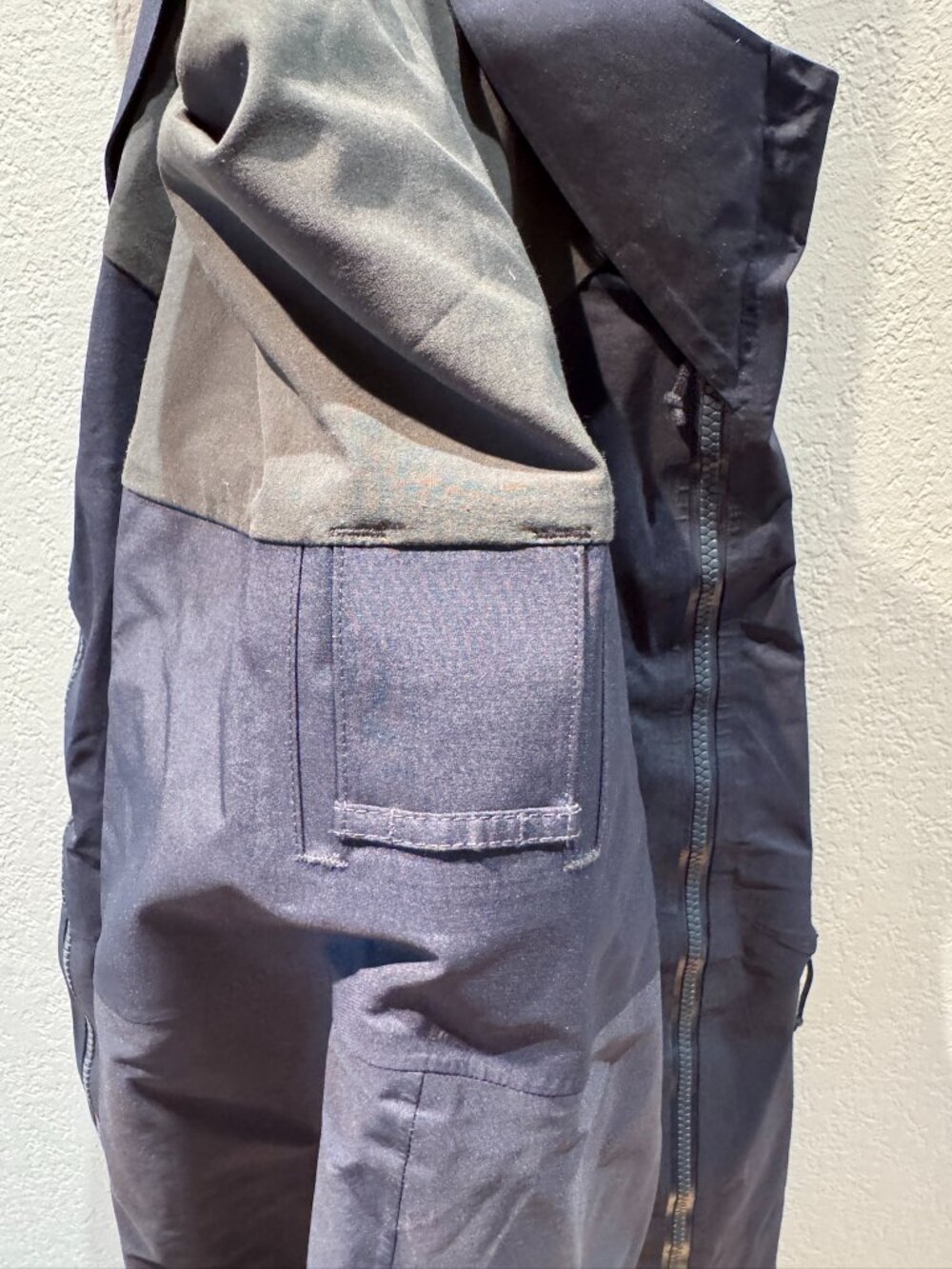 Patagonia PowSlayer GORE-TEX Pro Ski Bibs XL Storm Blue - Picture 10 of 11